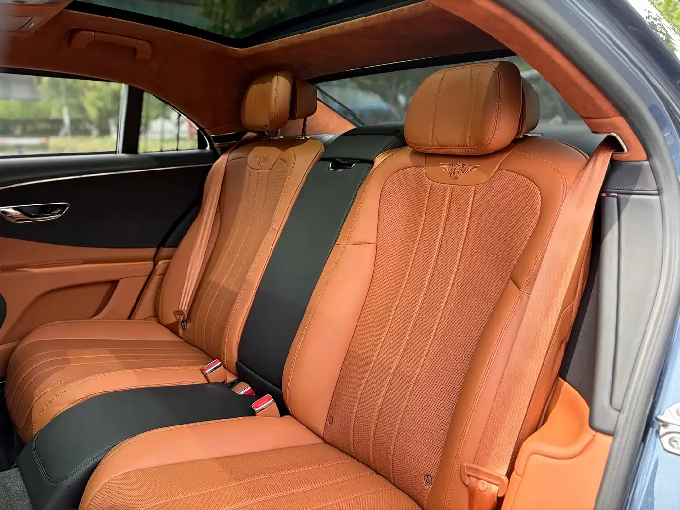 Bentley Flying Spur 2021 4.0T V8 Standard Version фото 12