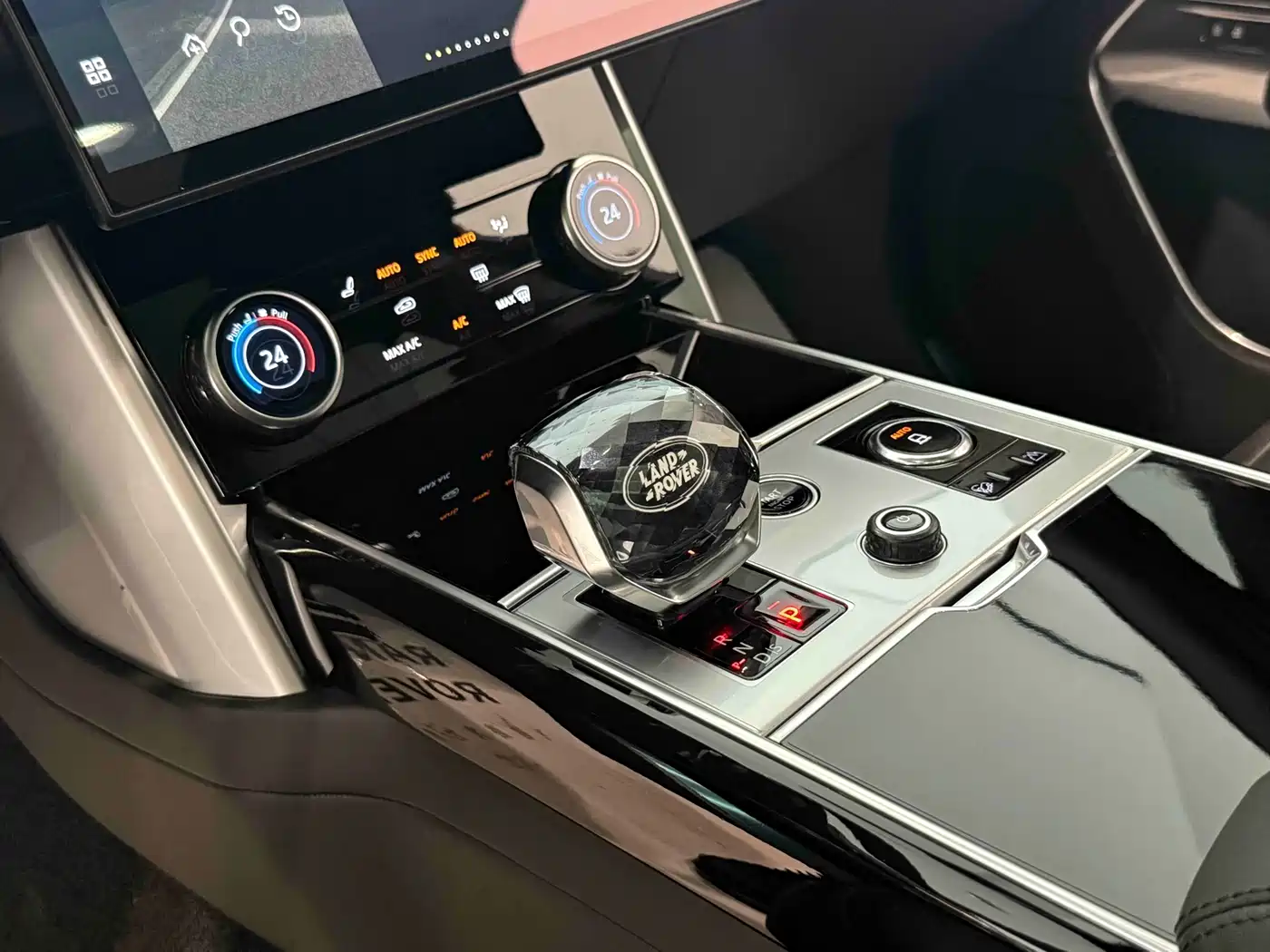 Land Rover Range Rover фото 11