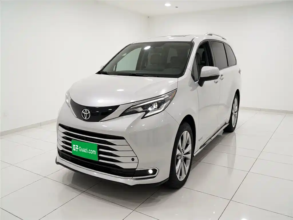 Toyota Sienna 2021 2.5L Hybrid Platinum Edition