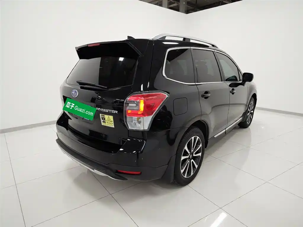 Subaru Forester 2016 2.5i Prestige Navigation Edition фото 5