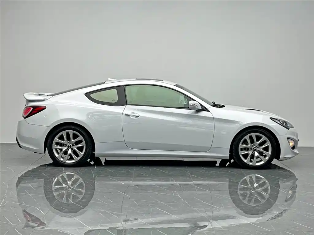 Hyundai Genesis Coupe 2014 2012 2.0T Automatic Elegant Edition