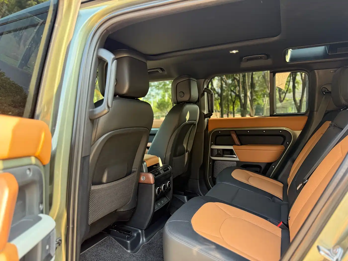 Land Rover Defender 2024 110 3.0T P400 X-DYNAMIC HSE фото 9