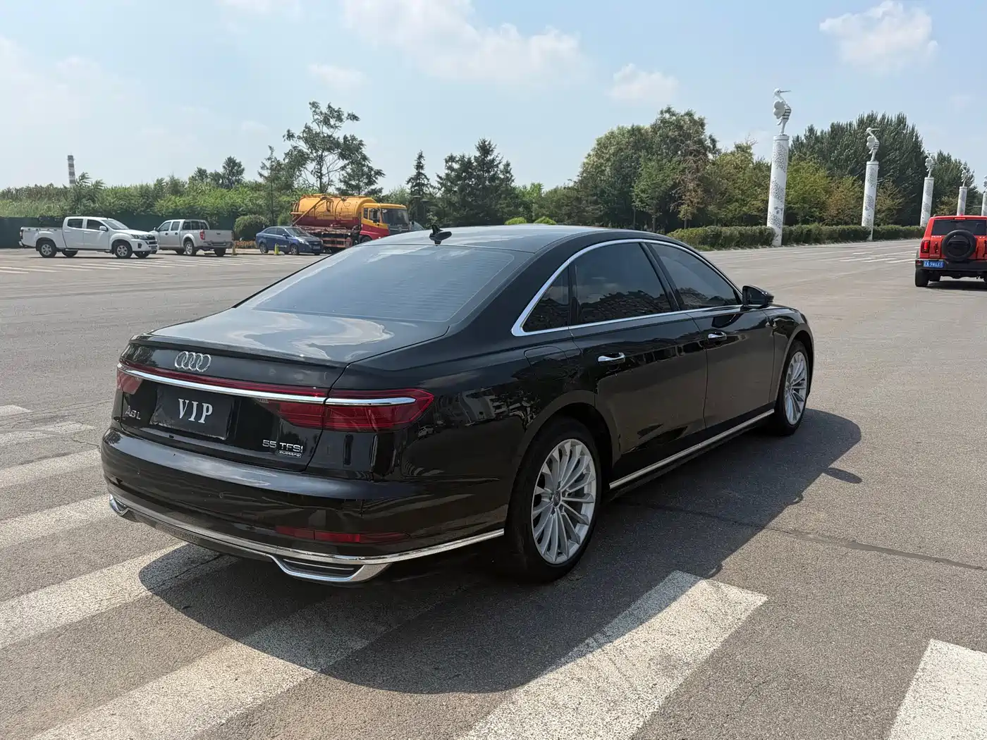Photo 9 - Audi A8