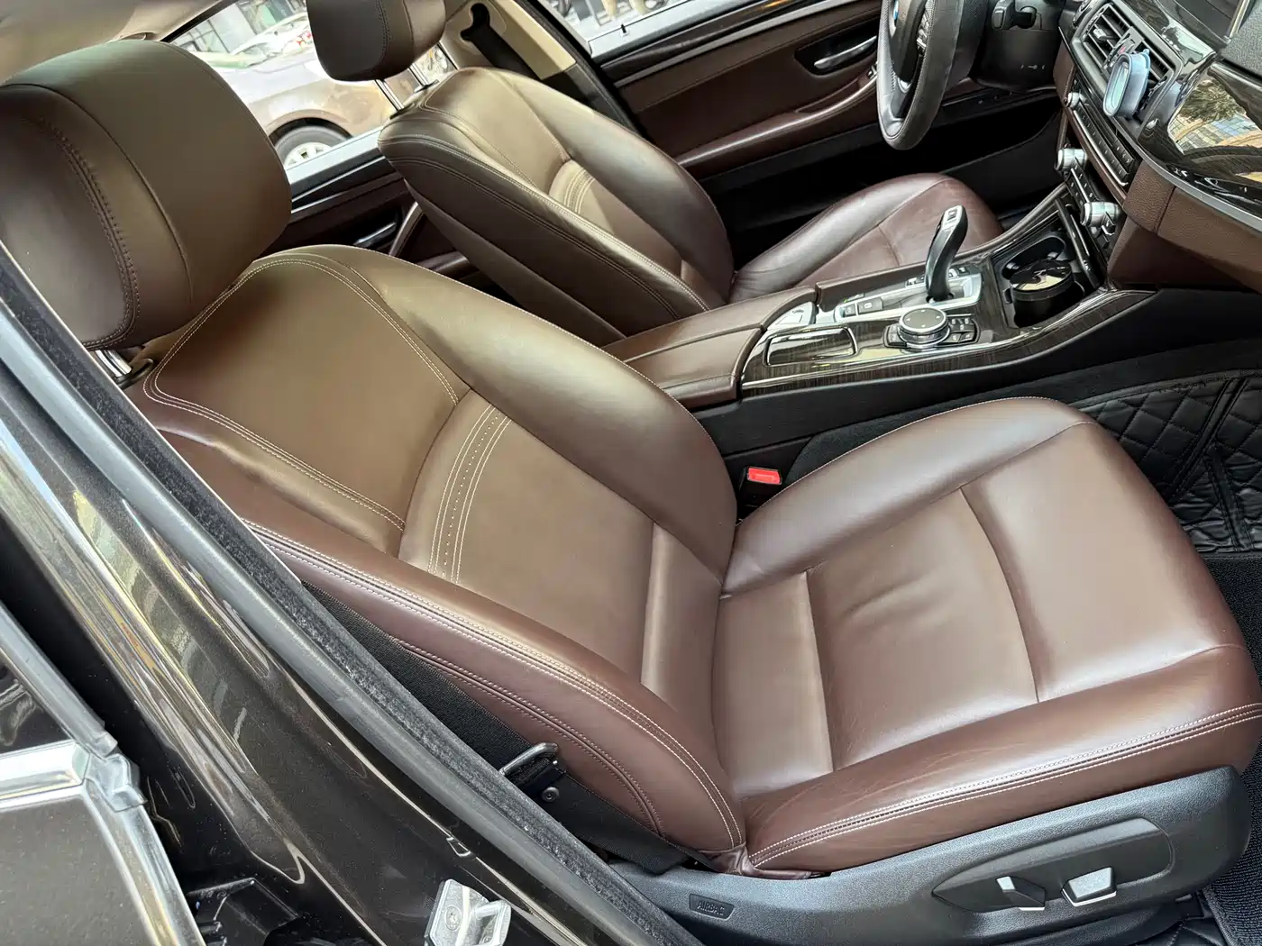 BMW 5 Series 2017 525Li Luxury Design Package фото 25