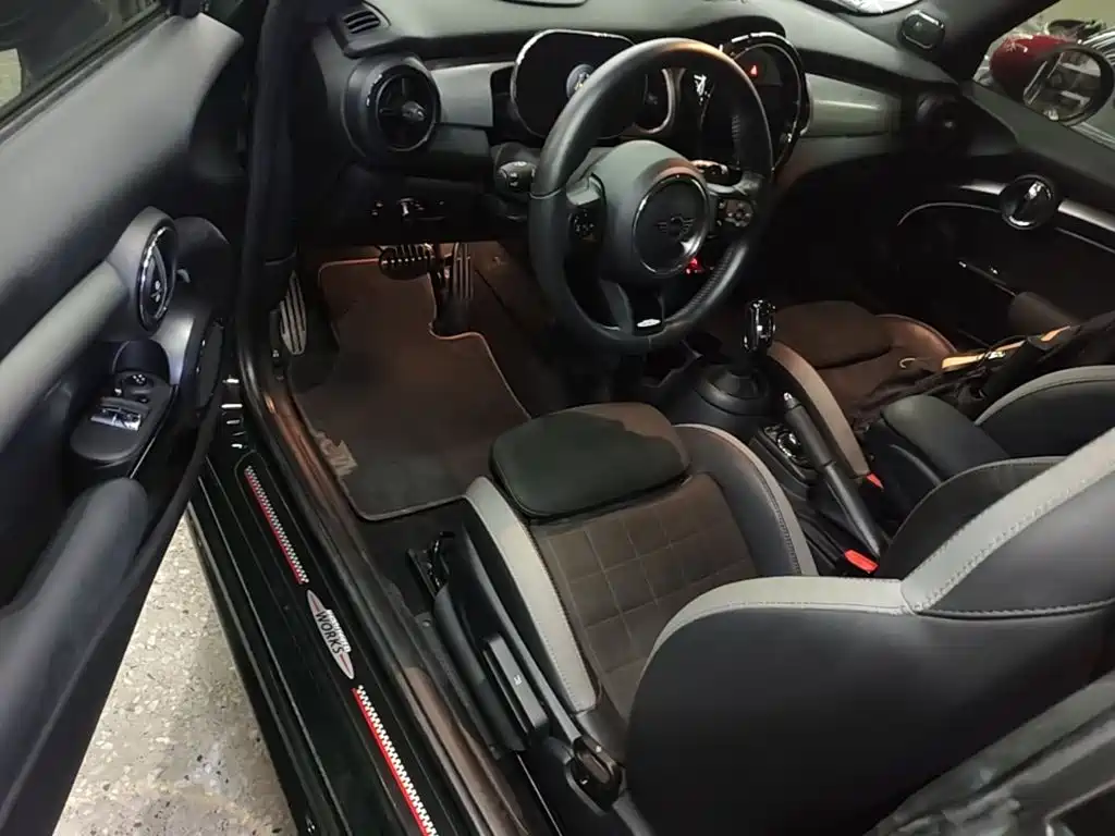 MINI JCW