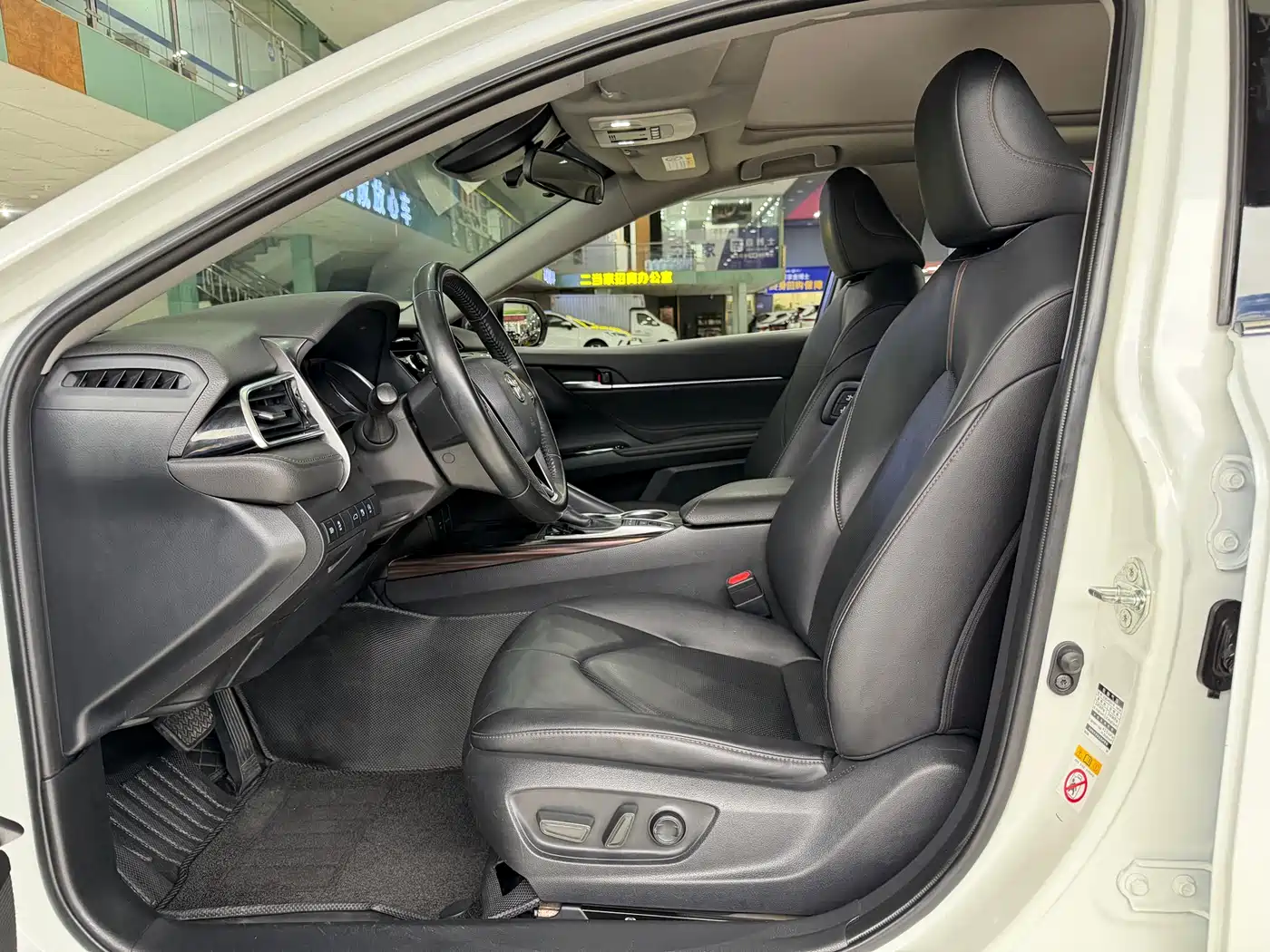 Toyota Camry 2019 2.5G Luxury Edition China VI фото 6