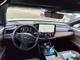 Фото 8 - Lexus ES