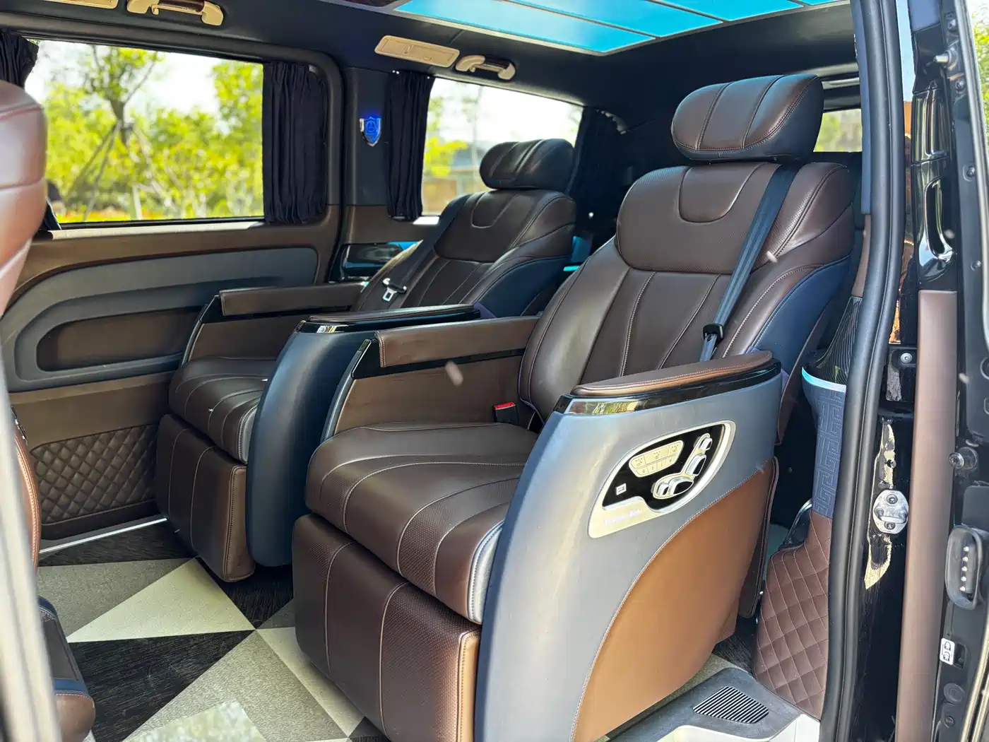 Mercedes-Benz Vito 2021 2.0T Business Edition 7-seater фото 6