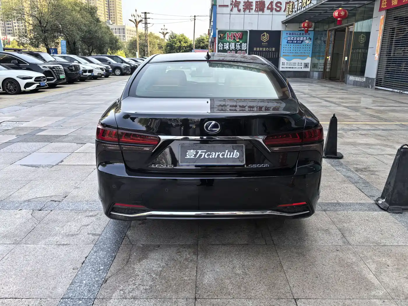 Фото 16 - Lexus LS