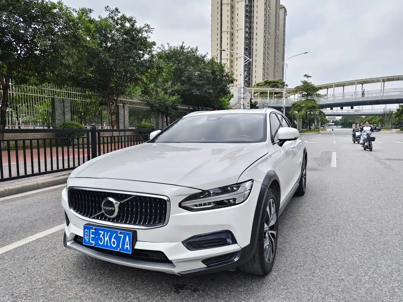VOLVO V90