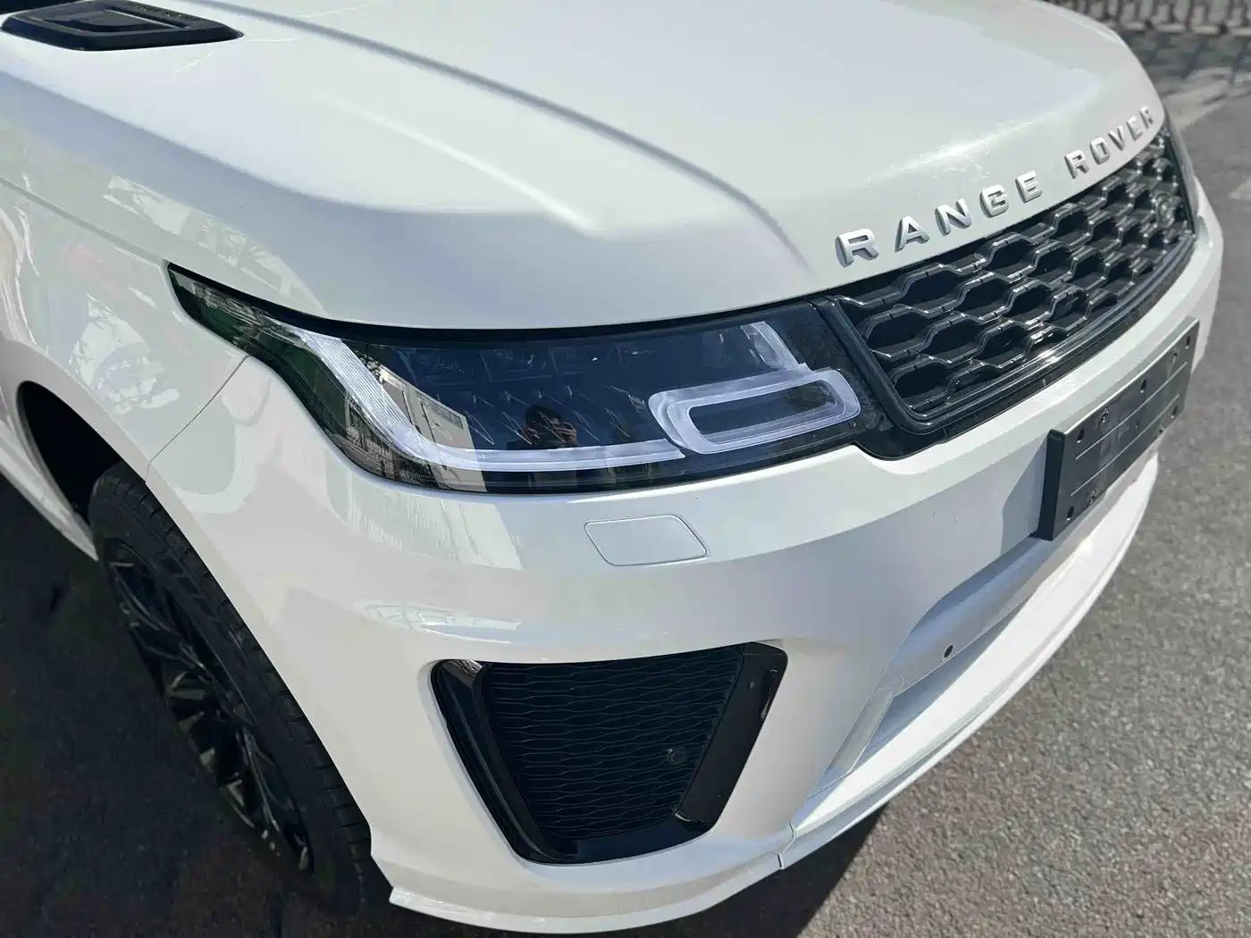 Land Rover Range Rover Sport 2016 Model 3.0 SC V6 HSE DYNAMIC фото 24