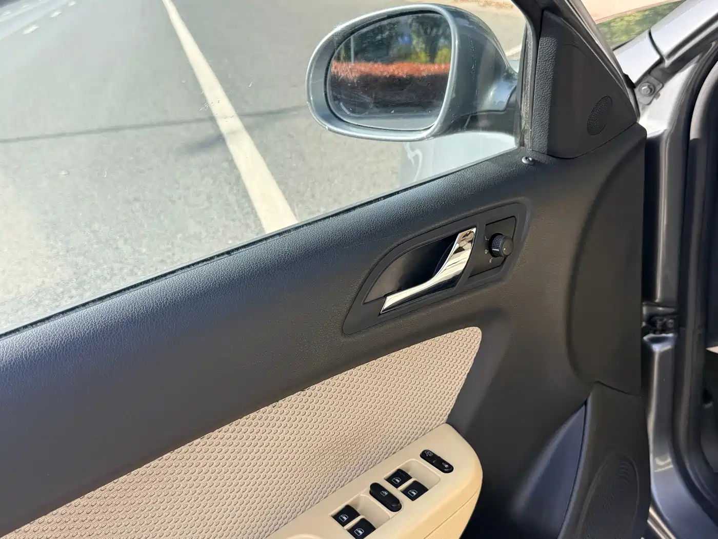 Volkswagen Lavida 2011 1.6L Automatic Leisure Edition фото 17