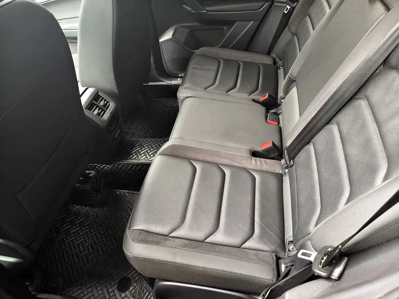Volkswagen Tayron 2022 330TSI 2WD Luxury Smart Connect Edition фото 5