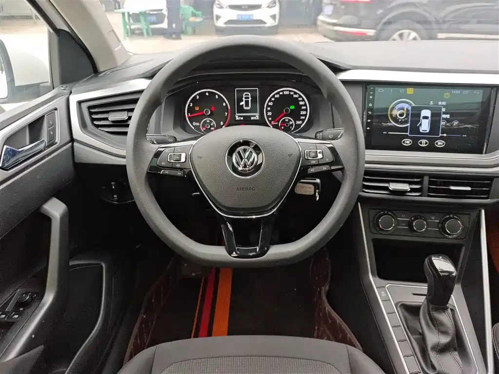 Volkswagen Polo 2019 Plus 1.5L Automatic Panorama Enjoyment Edition фото 7