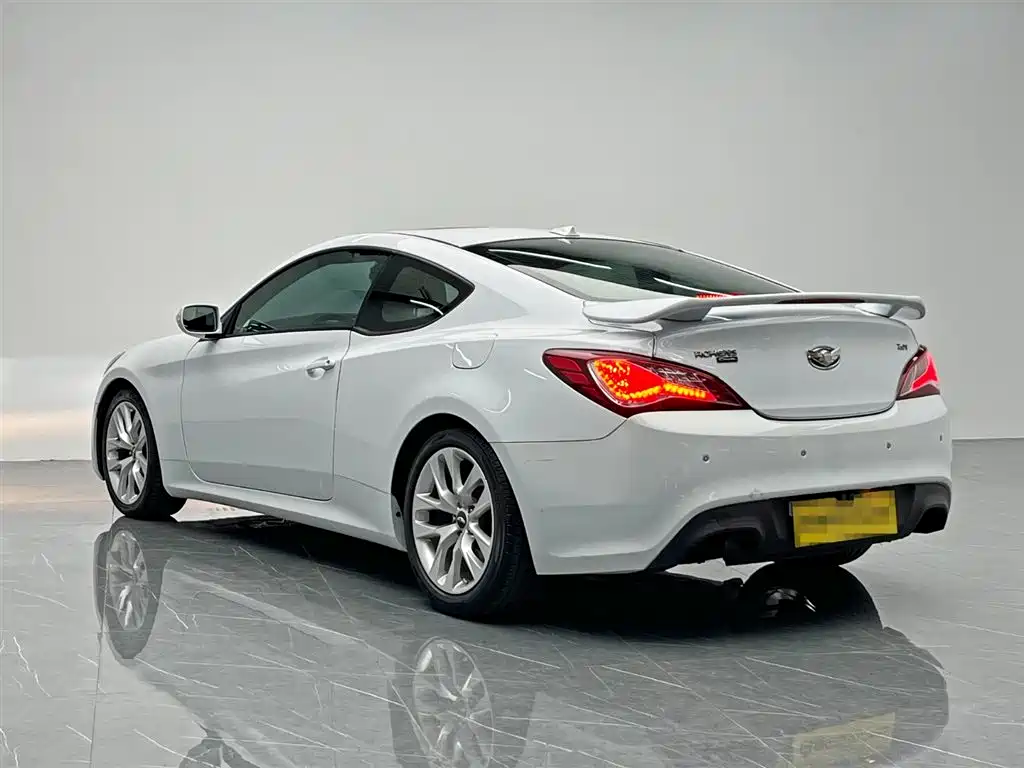 Hyundai Genesis Coupe 2014 2012 2.0T Automatic Elegant Edition