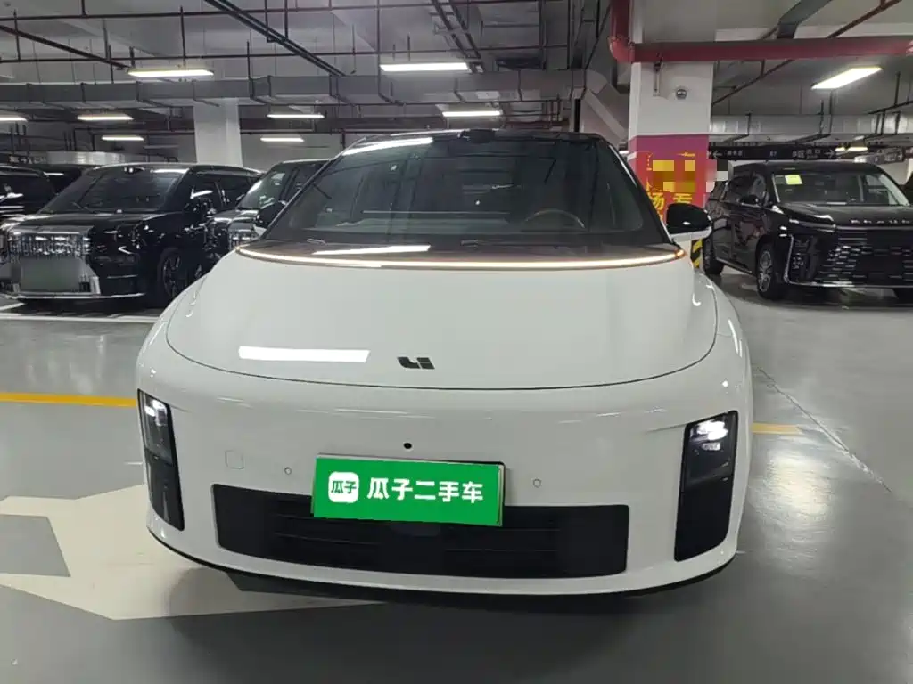Photo 3 - Li Auto i6