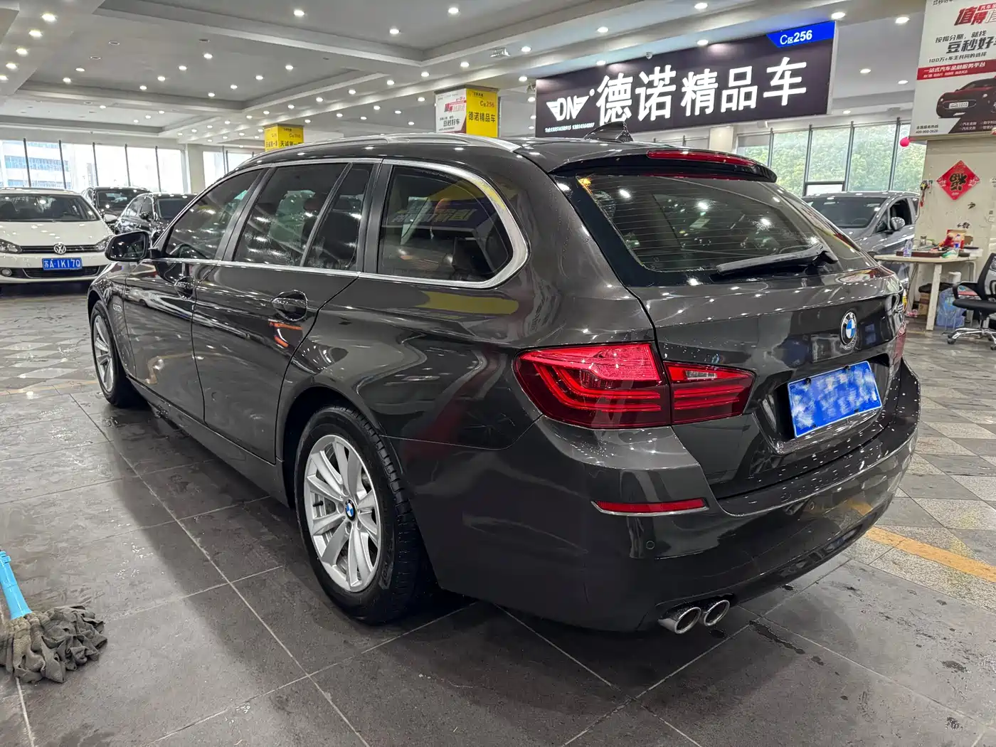 BMW 5 Series (Import) 2014 520i Touring фото 7