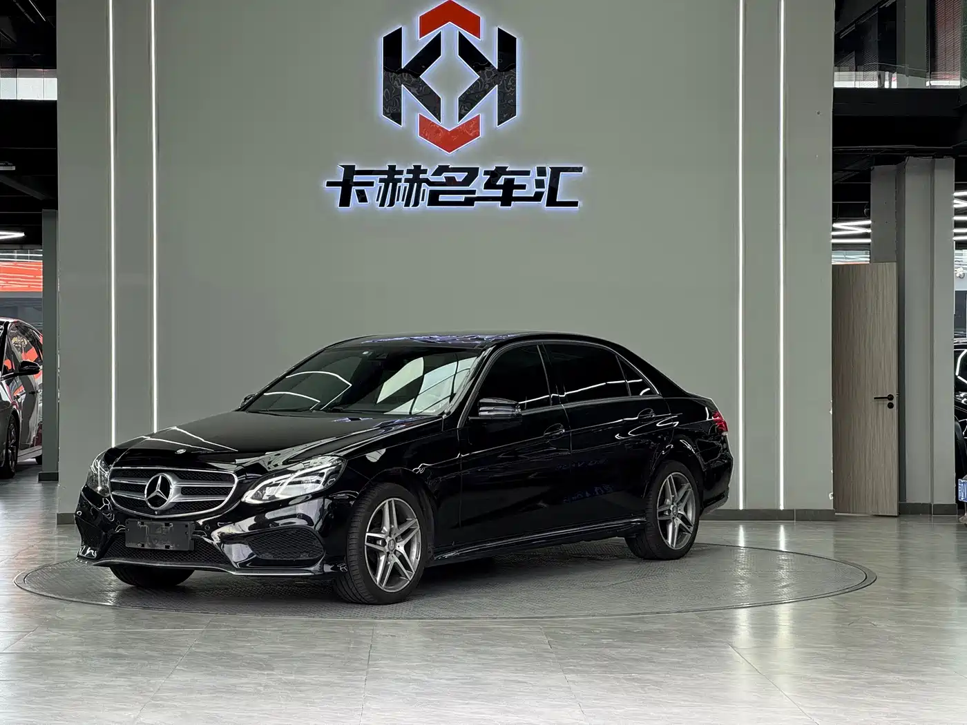 Фото 1 - Mercedes-Benz E-Class