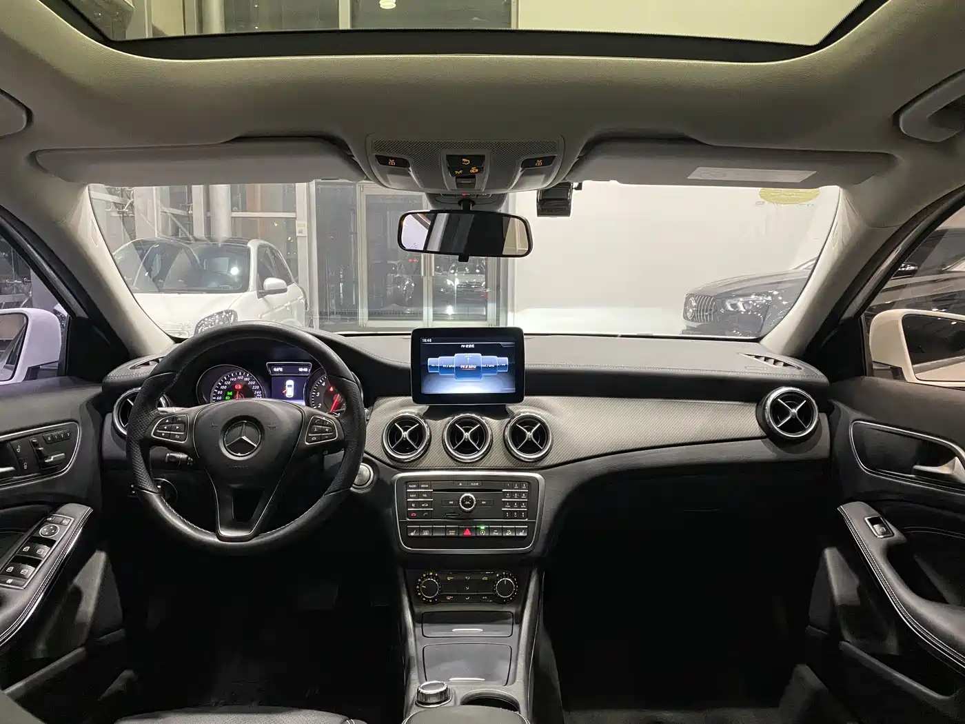 Mercedes-Benz GLA 2016 GLA 220 4MATIC Fashion фото 10