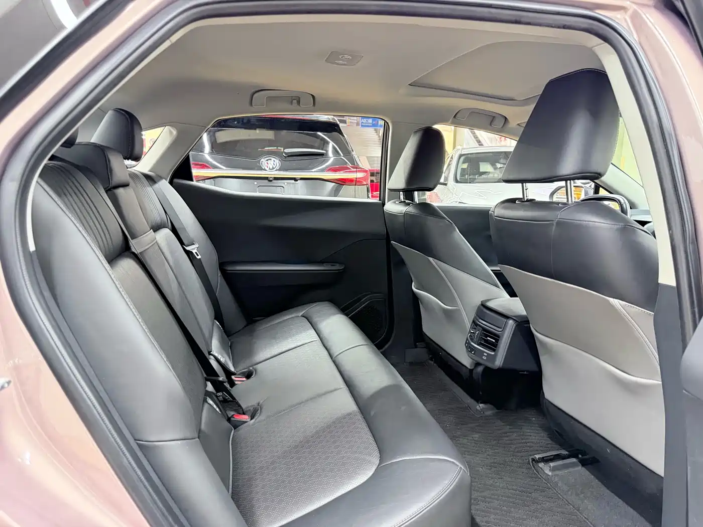 Toyota bZ3 2023 616km Long Range Premium фото 12