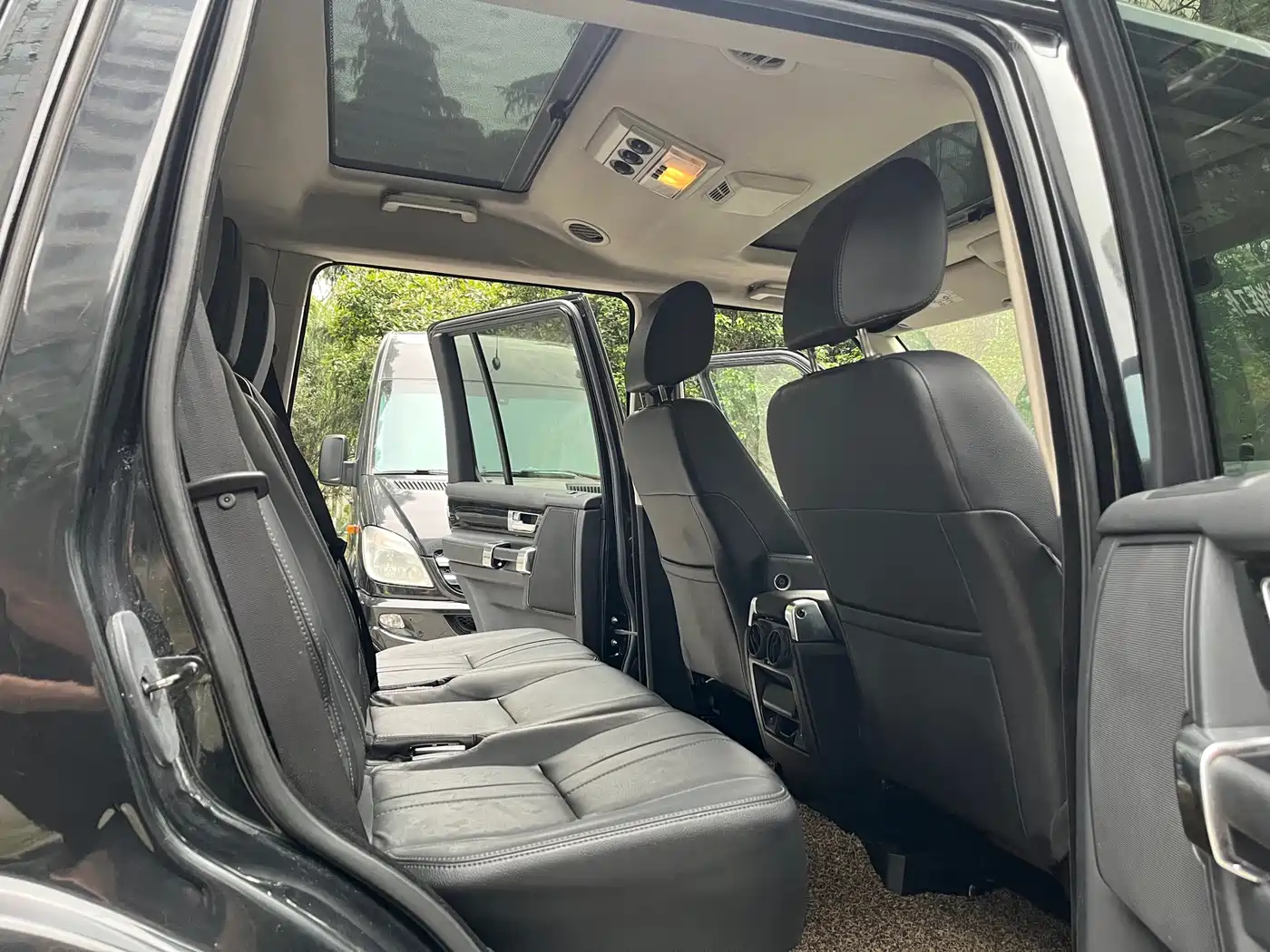Land Rover Discovery 2015 3.0 SDV6 HSE Diesel фото 10