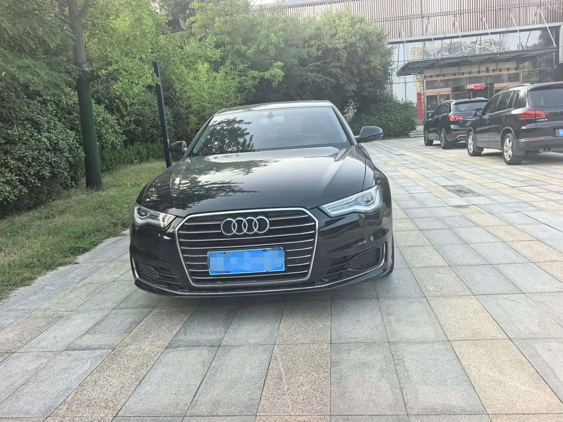 Фото 2 - Audi A6L