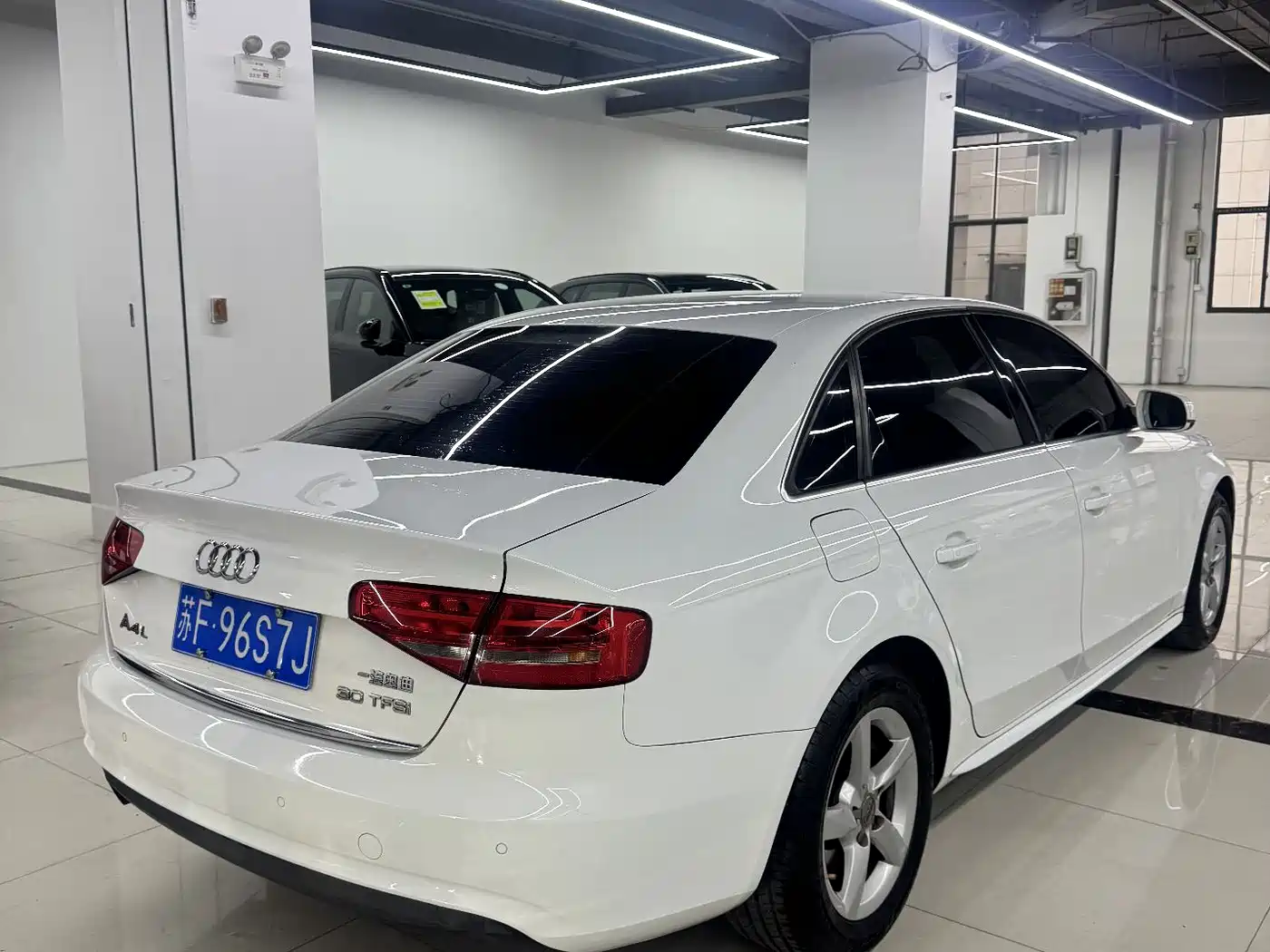 Audi A4L 2013 30 TFSI Automatic Comfort фото 9