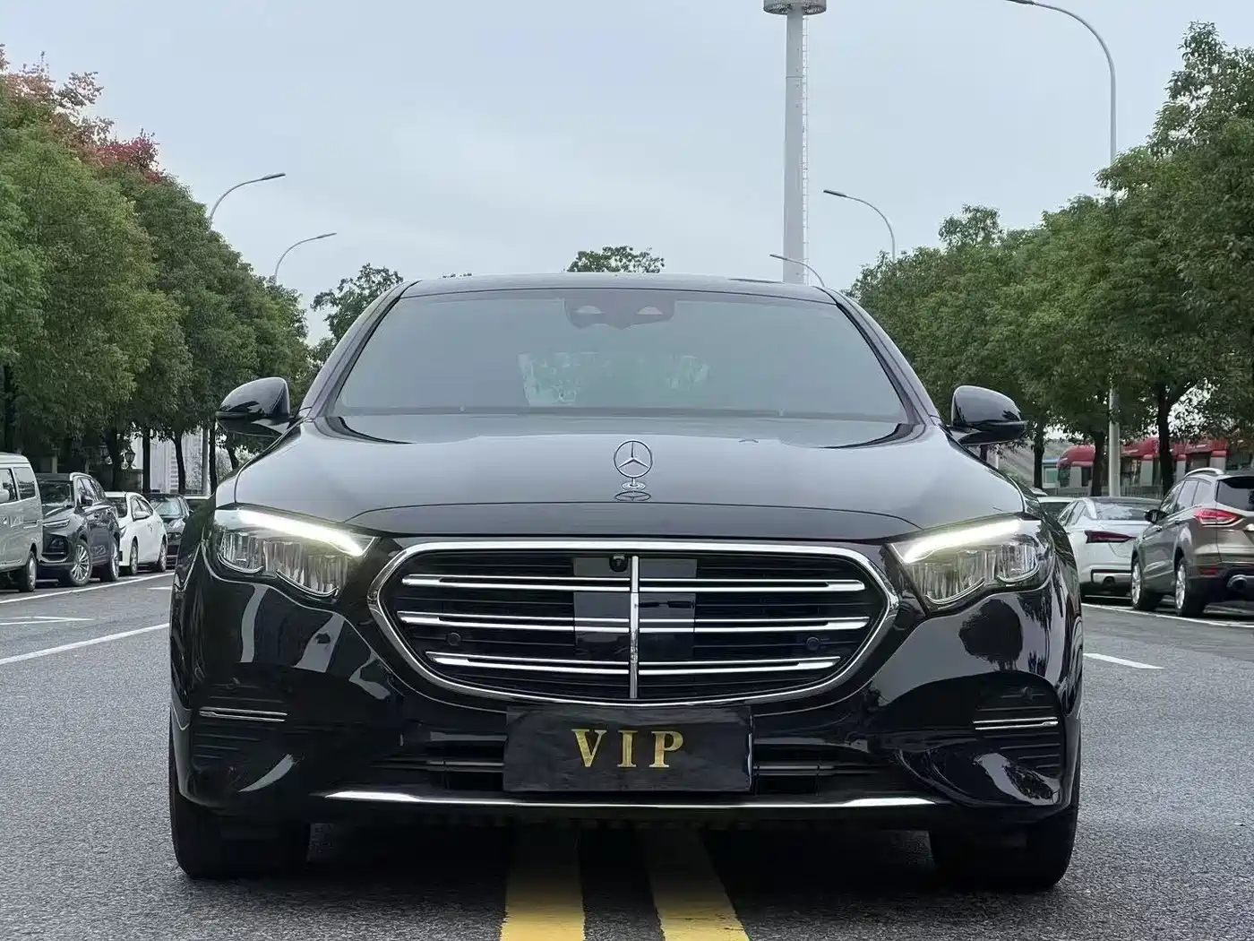Mercedes-Benz E-Class 2024 Model E 300 L Luxury фото 2