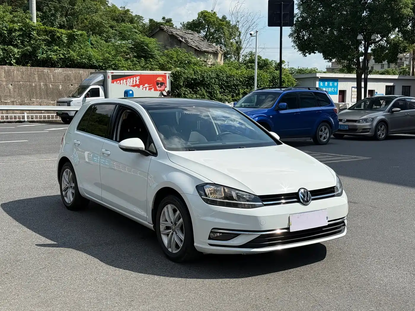 صورة 3 - Volkswagen Golf