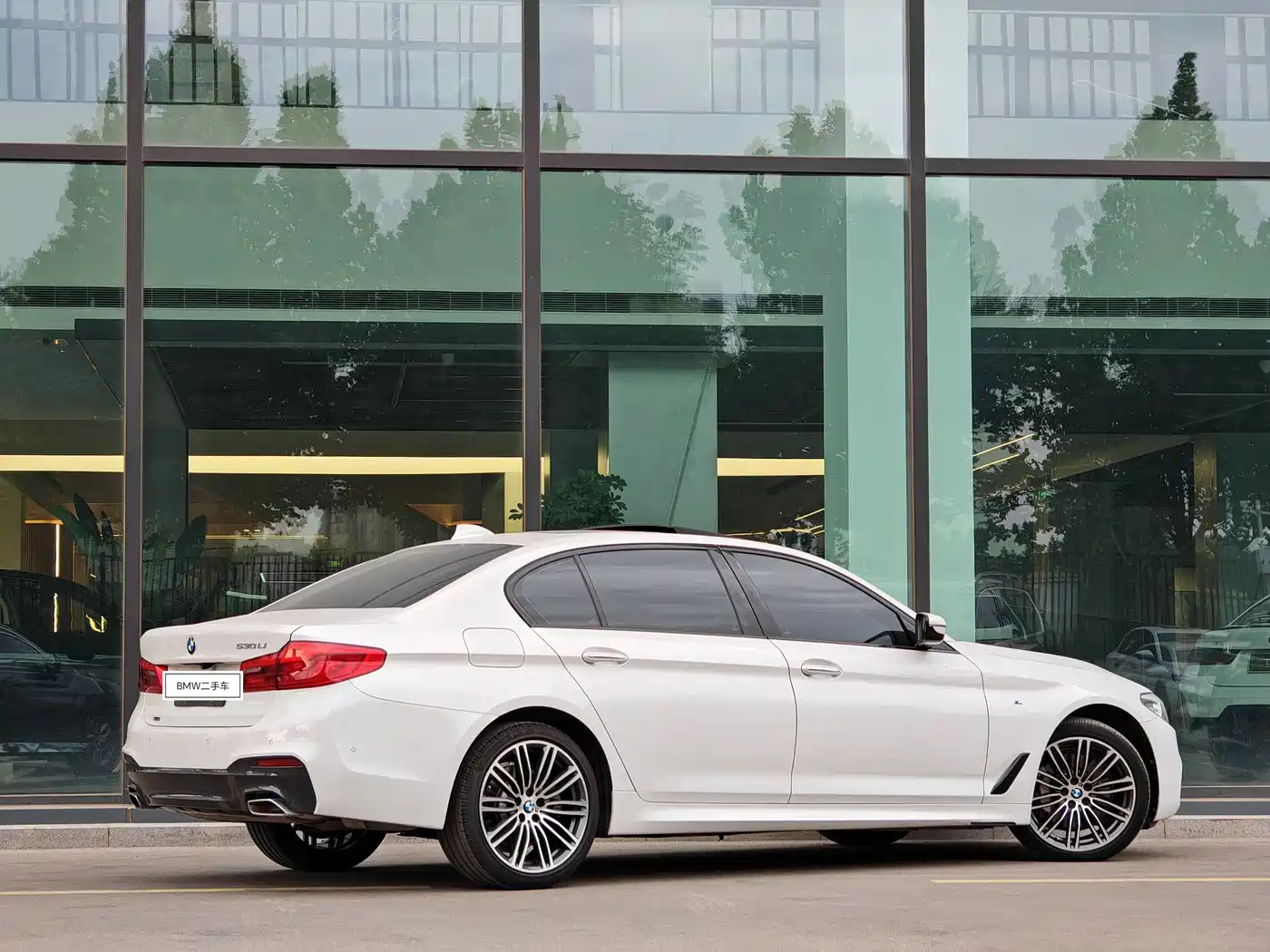 BMW 5 Series 2018 530Li xDrive M Sport Package фото 4