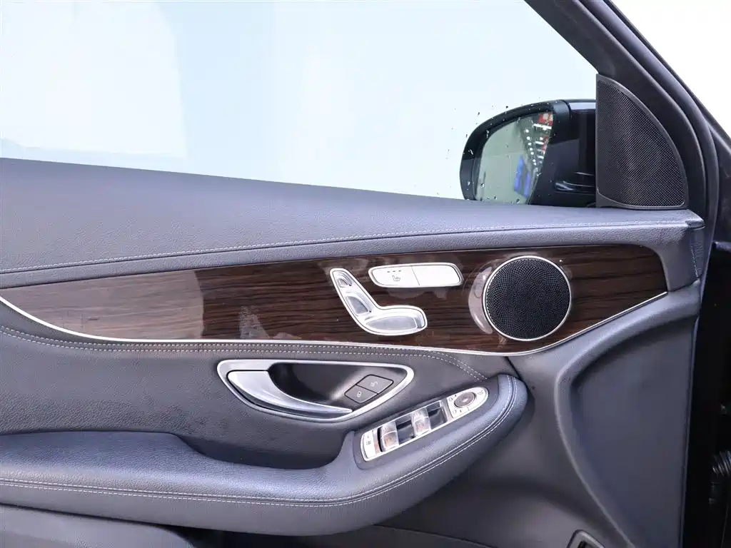 Mercedes-Benz GLC 2019 GLC 260 L 4MATIC Luxury фото 17