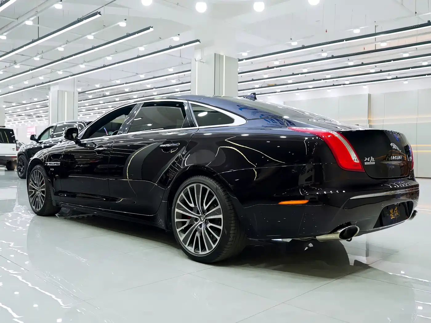 Jaguar XJ 2013 XJL 5.0 SC Ultimate Genesis Edition 5-seater фото 9