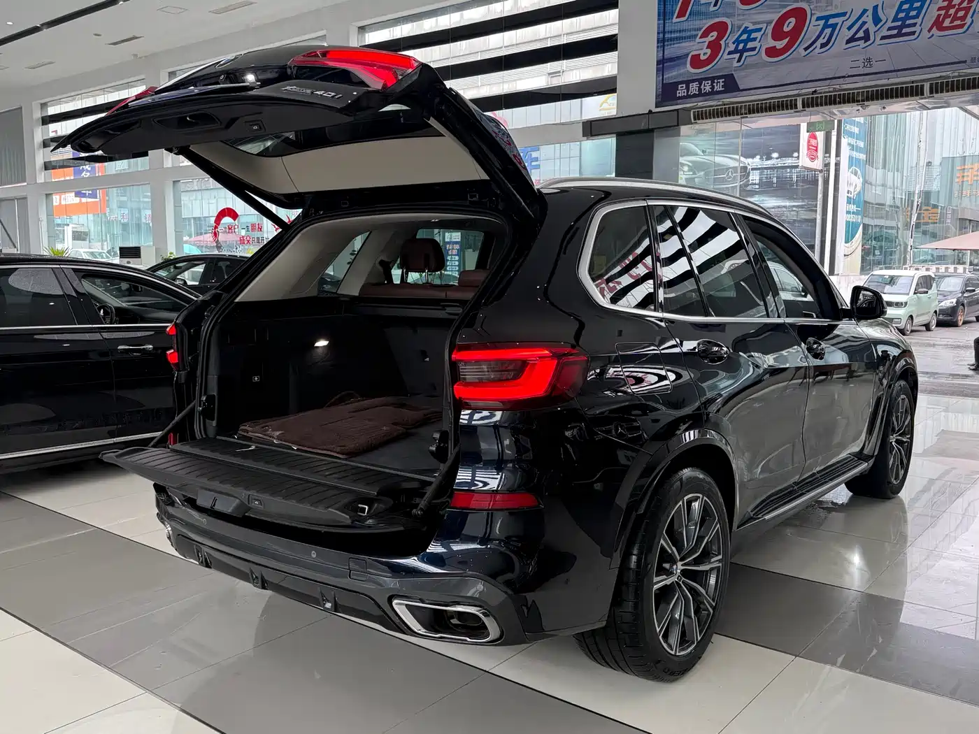 BMW X5 (Import) 2019 xDrive40i M Sport Package фото 16