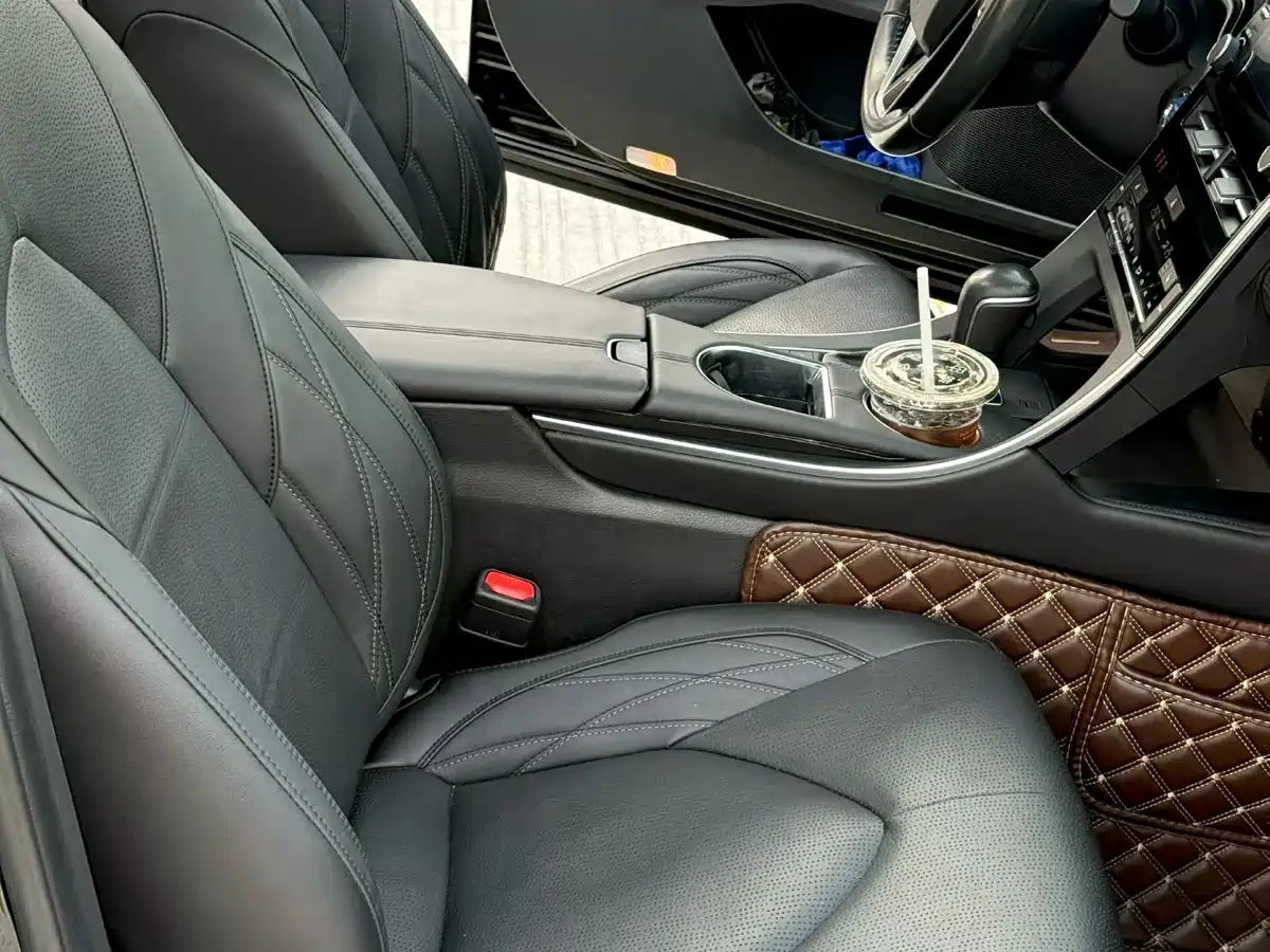 Toyota Avalon 2019 Hybrid 2.5L XLE Premium Edition China V фото 6