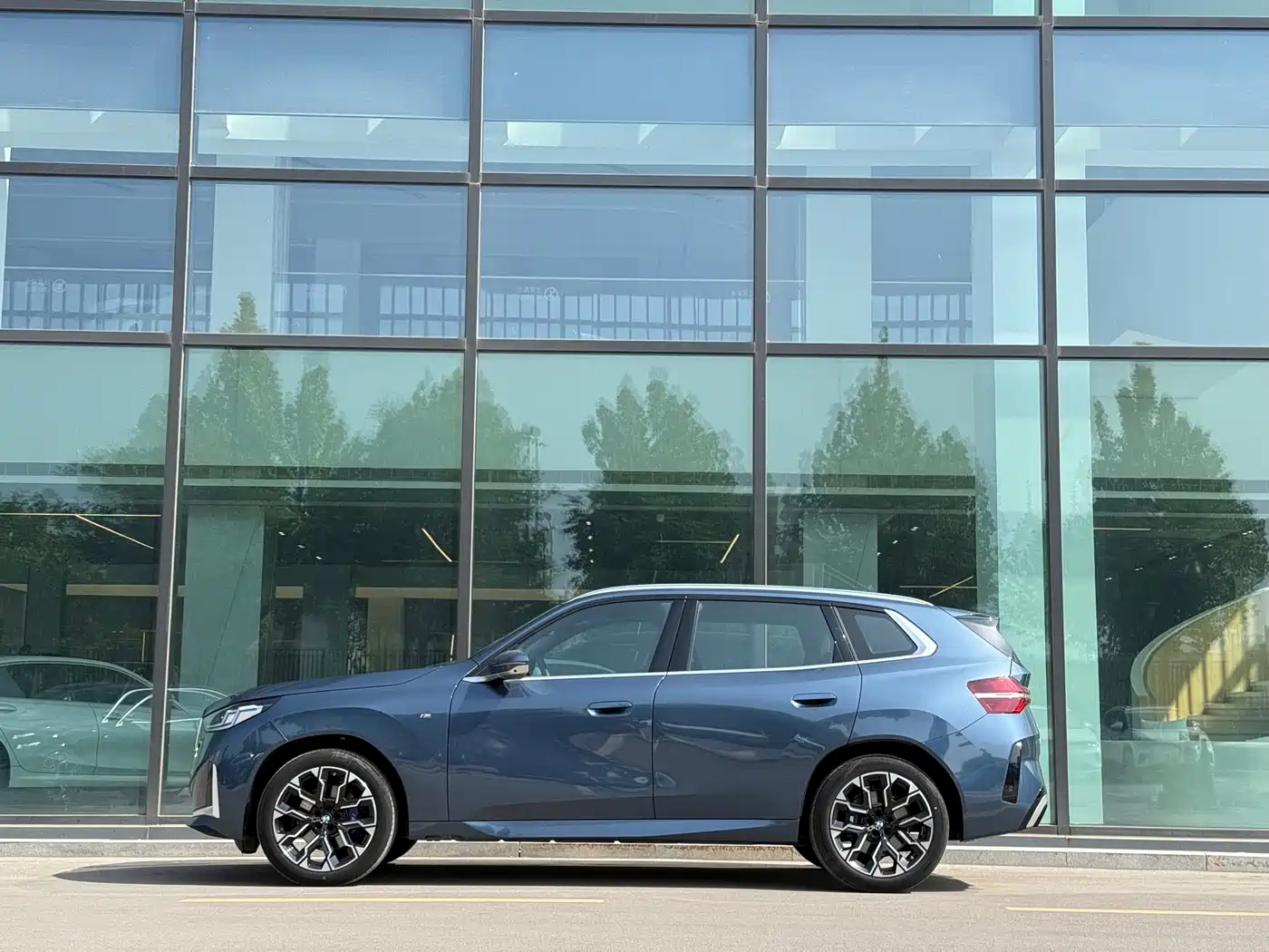 BMW X3 2025 xDrive30L Premium M Sport Package фото 2