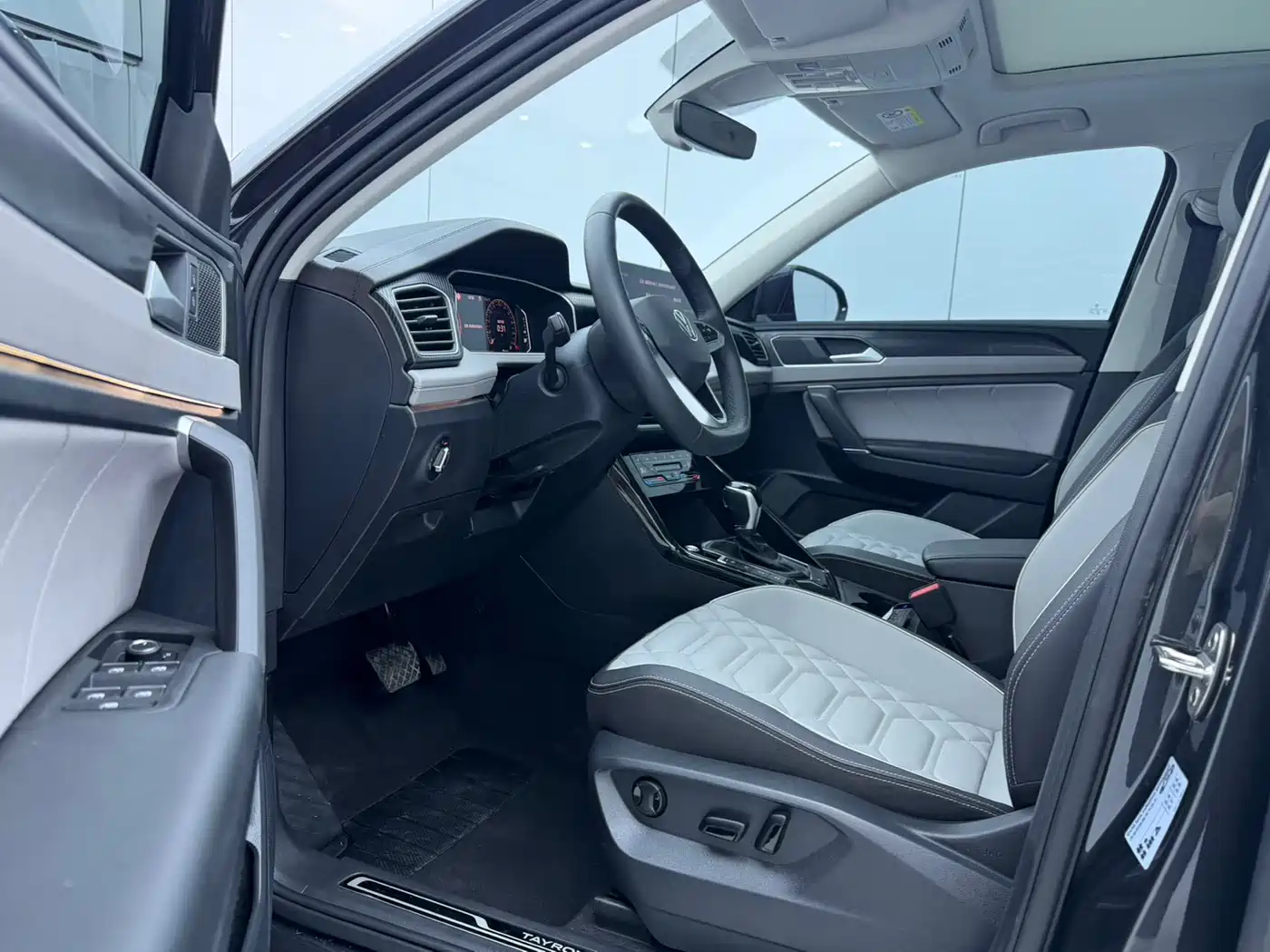 Volkswagen Tayron 2023 280TSI 2WD Luxury Plus Advanced Edition фото 7