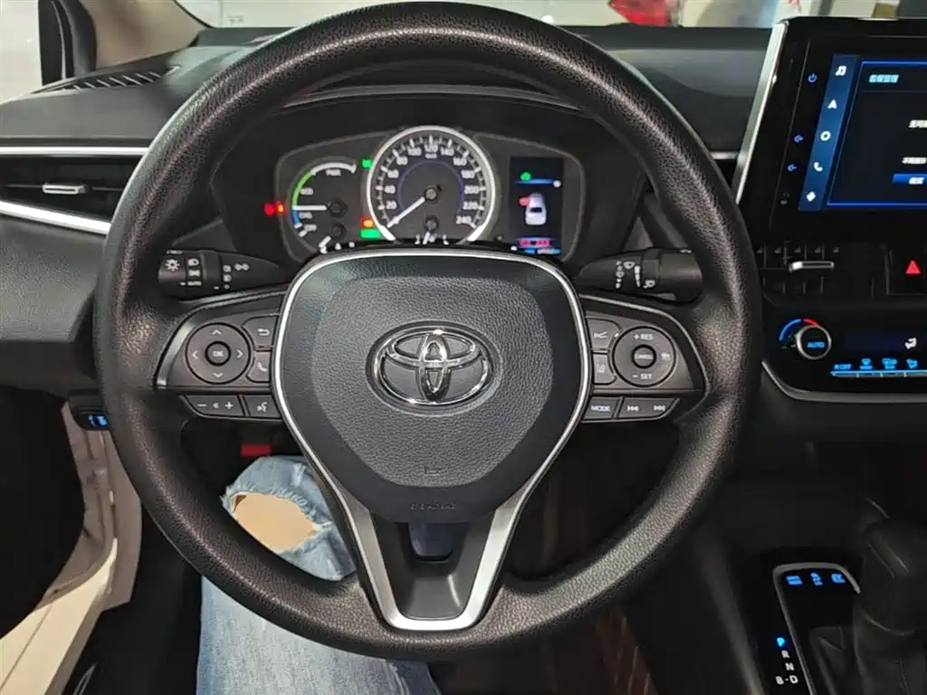 Toyota Corolla 2021 Hybrid 1.8L E-CVT Elite Edition фото 11