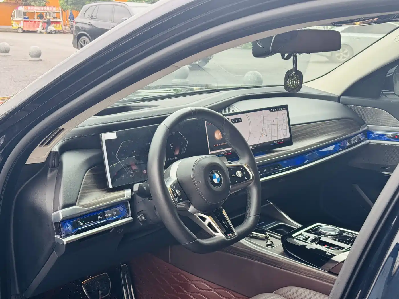 BMW 7 Series 2023 Model 740Li Leading M Sport Package фото 14