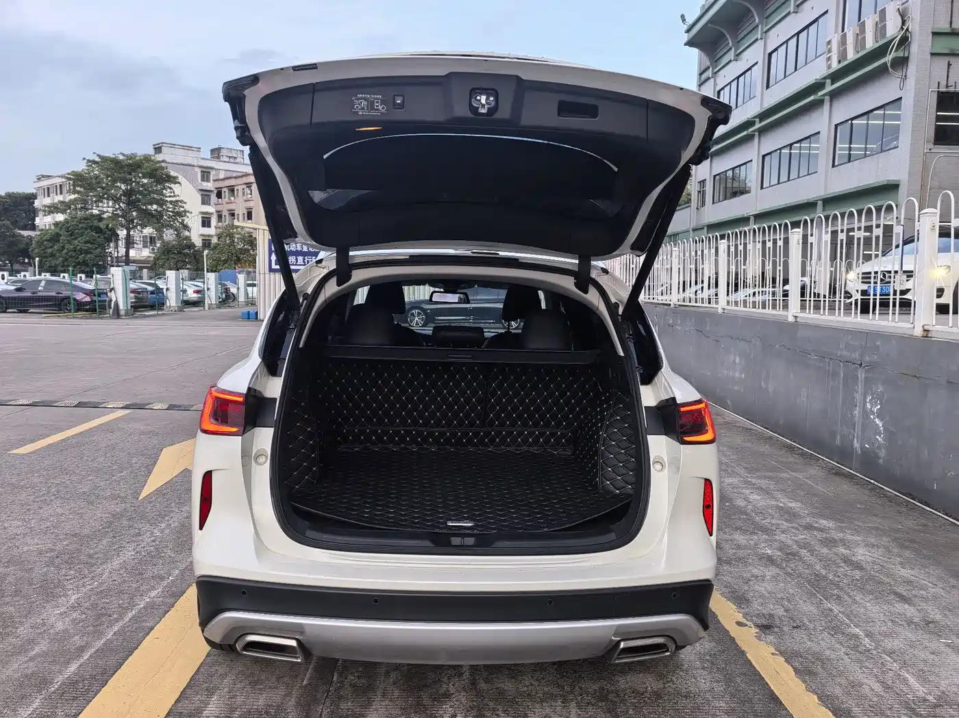 Фото 9 - Infiniti QX50