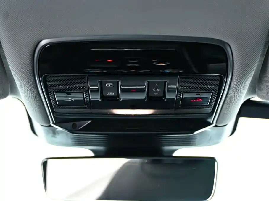 Land Rover Range Rover Sport 2023 400PS Dynamic SE фото 32