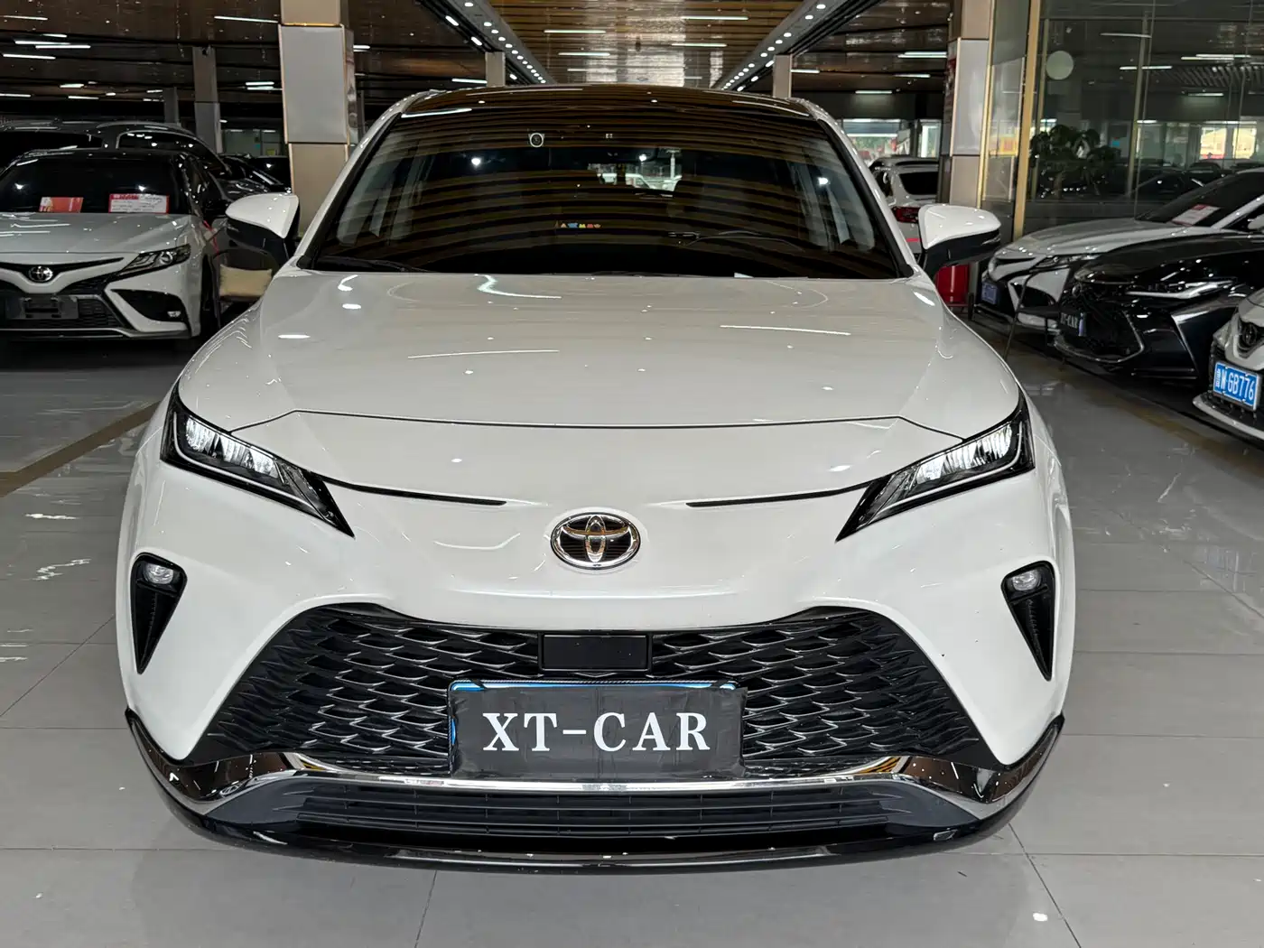 Toyota Venza 2023 2.0L CVT FWD Luxury фото 2