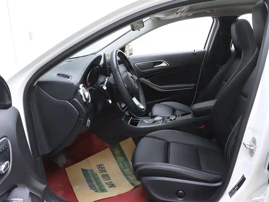 Mercedes-Benz GLA 2017 GLA 220 4MATIC Fashion фото 14