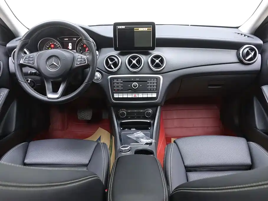 Mercedes-Benz GLA 2017 GLA 220 4MATIC Fashion фото 23