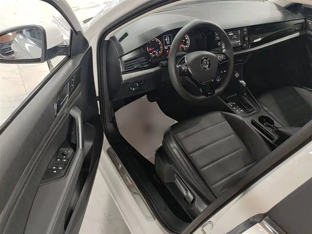 Volkswagen Lavida 2019 1.5L Automatic Comfort Edition China VI фото 16