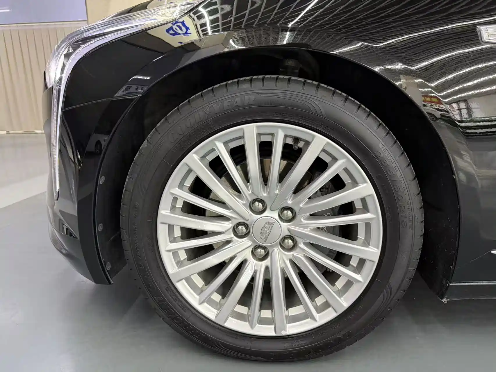 Фото 10 - Cadillac CT6