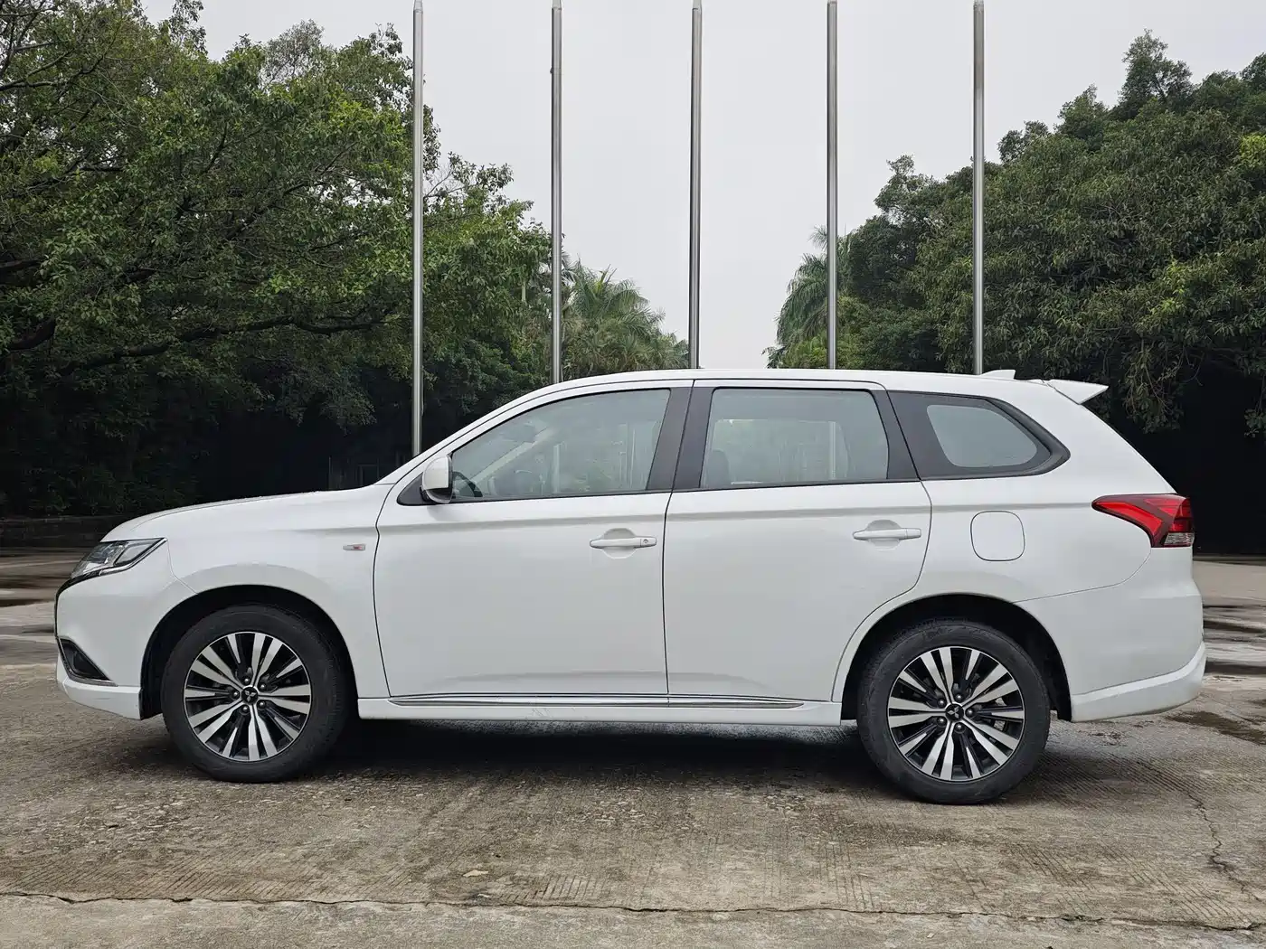 Mitsubishi Outlander 2021 2.0L FWD Comfort Edition 5-seater фото 7