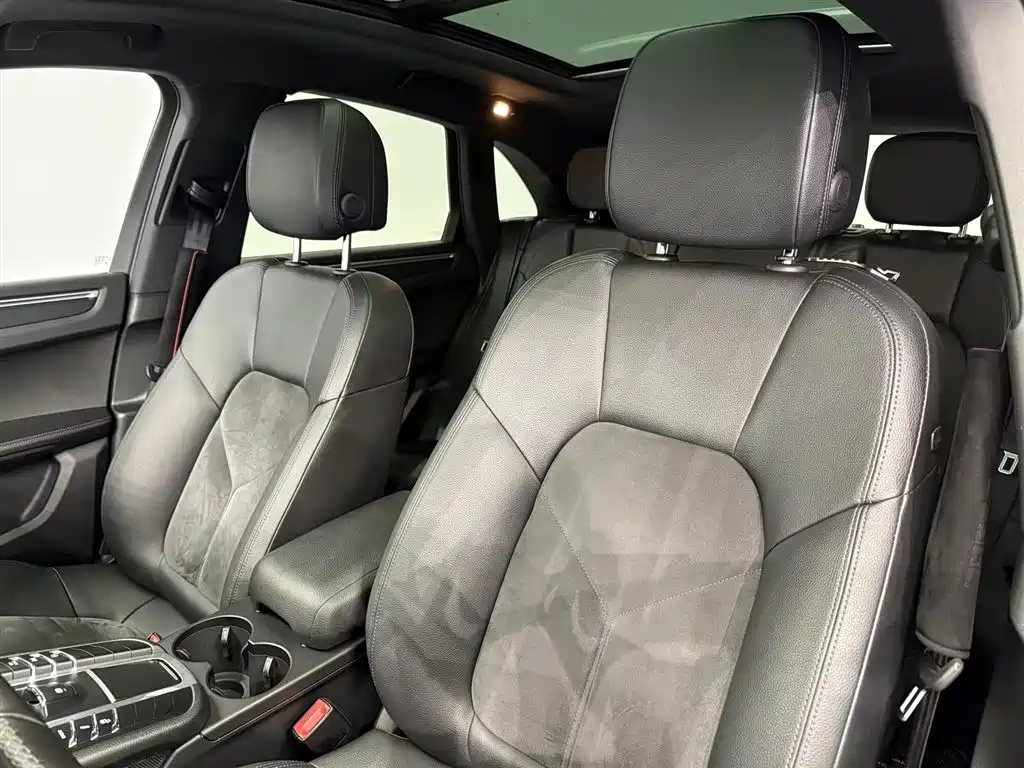 Porsche Macan 2018 Macan 2.0T фото 8