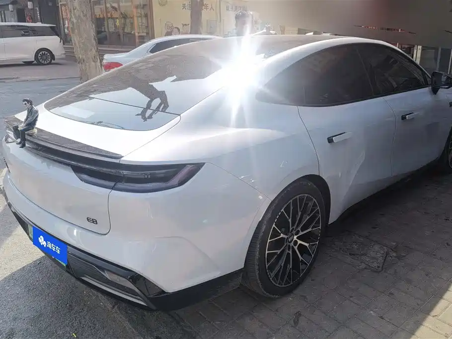 GEELY GALAXY GALAXY E8