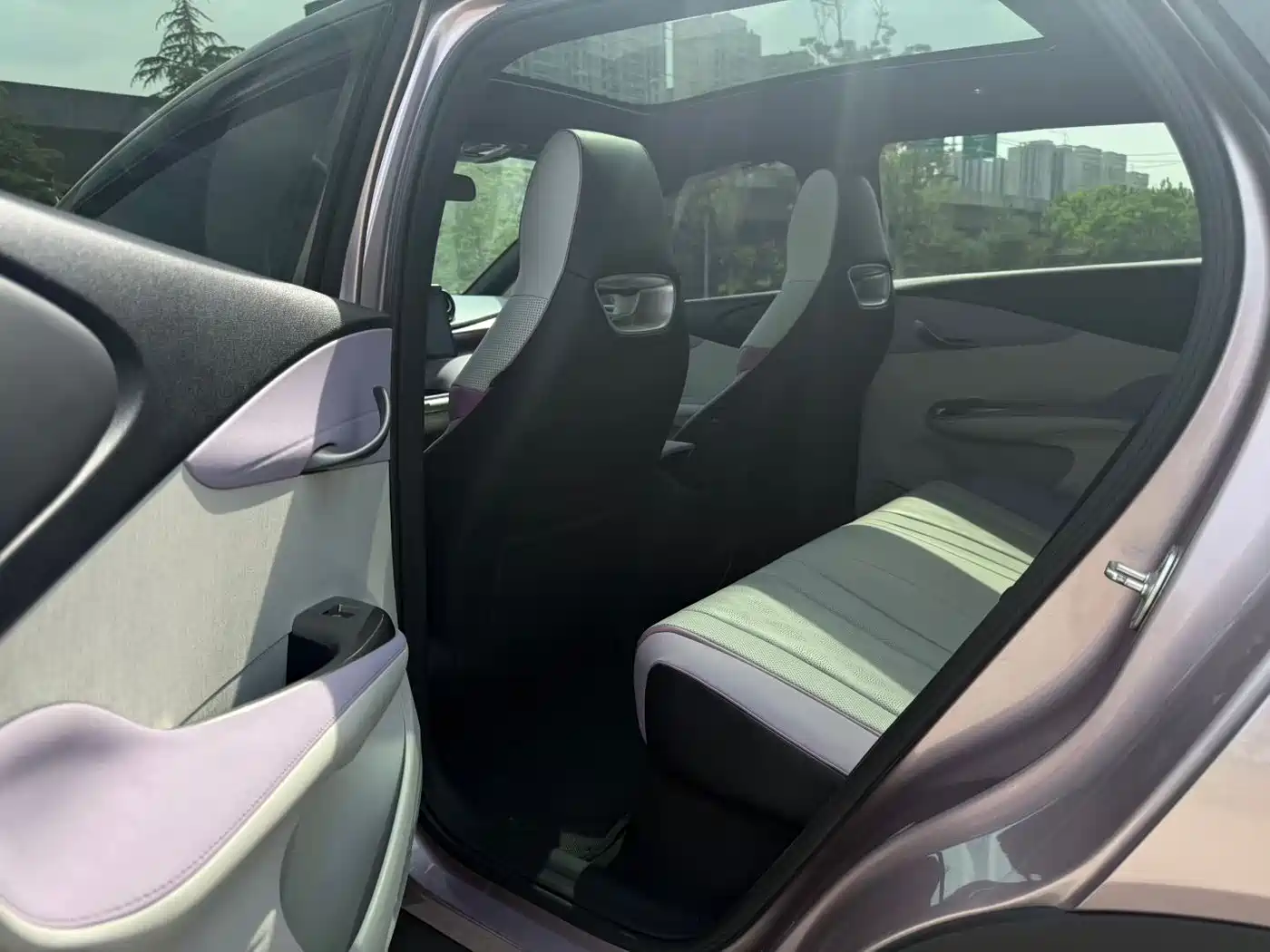 BYD Dolphin 2024 Glory Edition 420km Fashion Edition фото 4