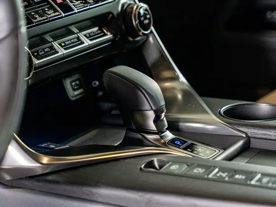 Lexus LX 2025 700h OVERTRAIL Frontier Edition фото 12